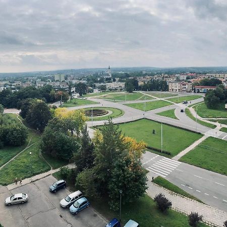 Mieszkanie W Centrum Miasta Ostrowiec Świętokrzyski Dış mekan fotoğraf